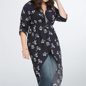 TORRID Hi-Lo Surplice Floral Top NWOT